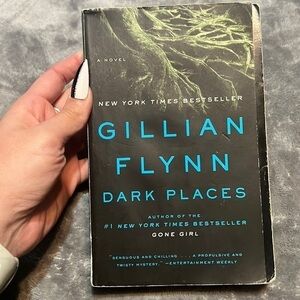 📚 Dark Places: a book by Gillian Flynn - paperback - Author of Gone Girl
